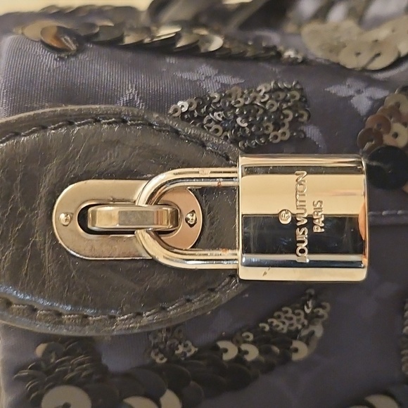 Louis Vuitton LOVE PARIS Sequin Tote – Limited Edition 2014 - Picture 13 of 14